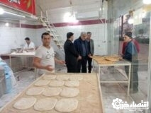 بازدید سرزده فرماندار رشت در روز تعطیل از نانوایی‌های سطح شهر