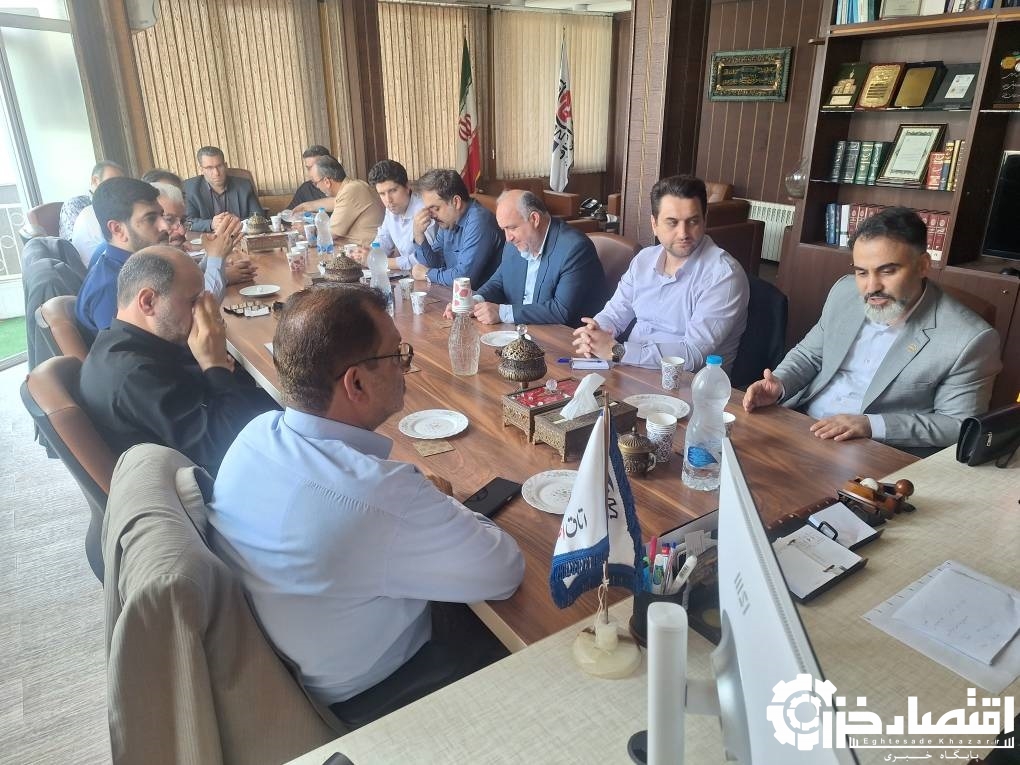 جلسه هم‌اندیشی مدیران شرکت توزیع برق گیلان با رئیس بسیج اصناف و روسای اتحادیه های صنفی مرکز استان