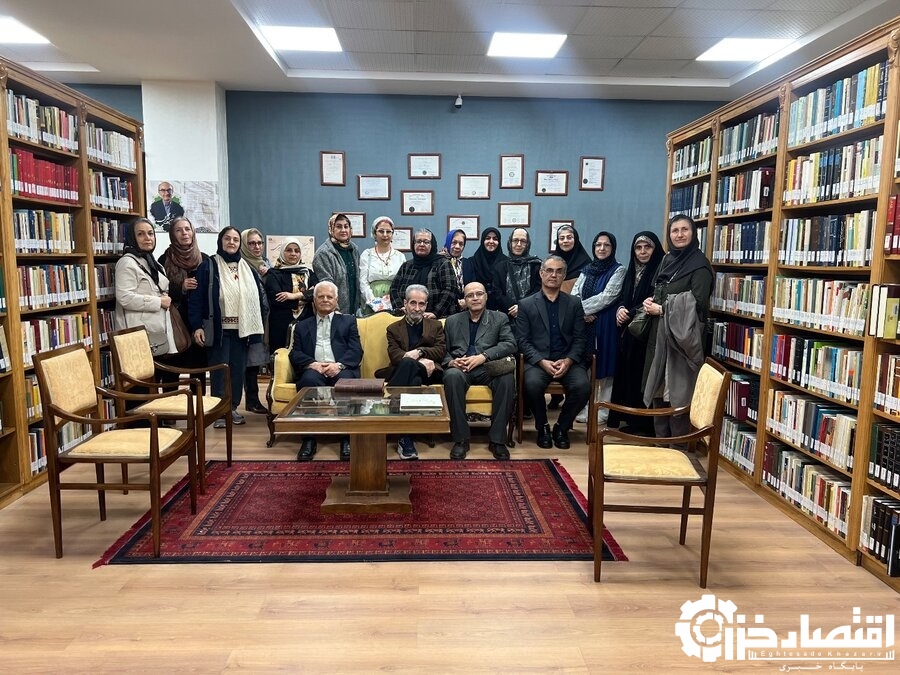 پانزدهمین نشست اعضای مرکز “مهر و گفتگوی” استان در کتابخانه مرکزی رشت تشکیل شد