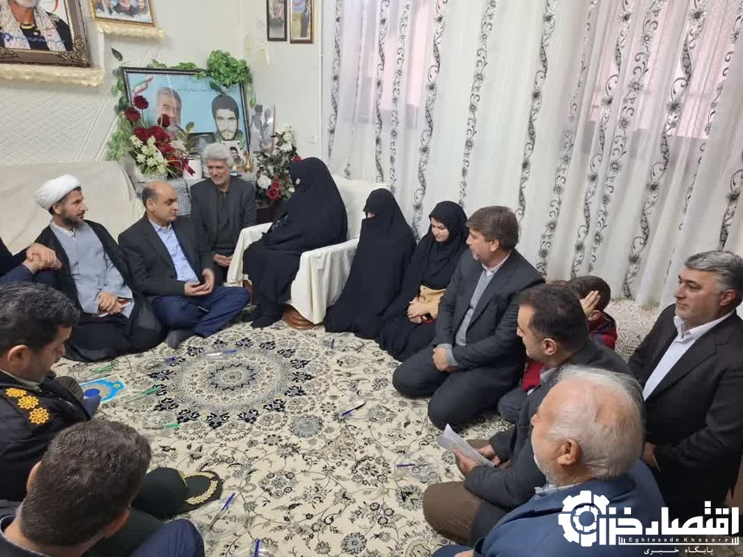 دیدار استاندار با خانواده شهیدان والامقام درویشوند در بخش لوشان