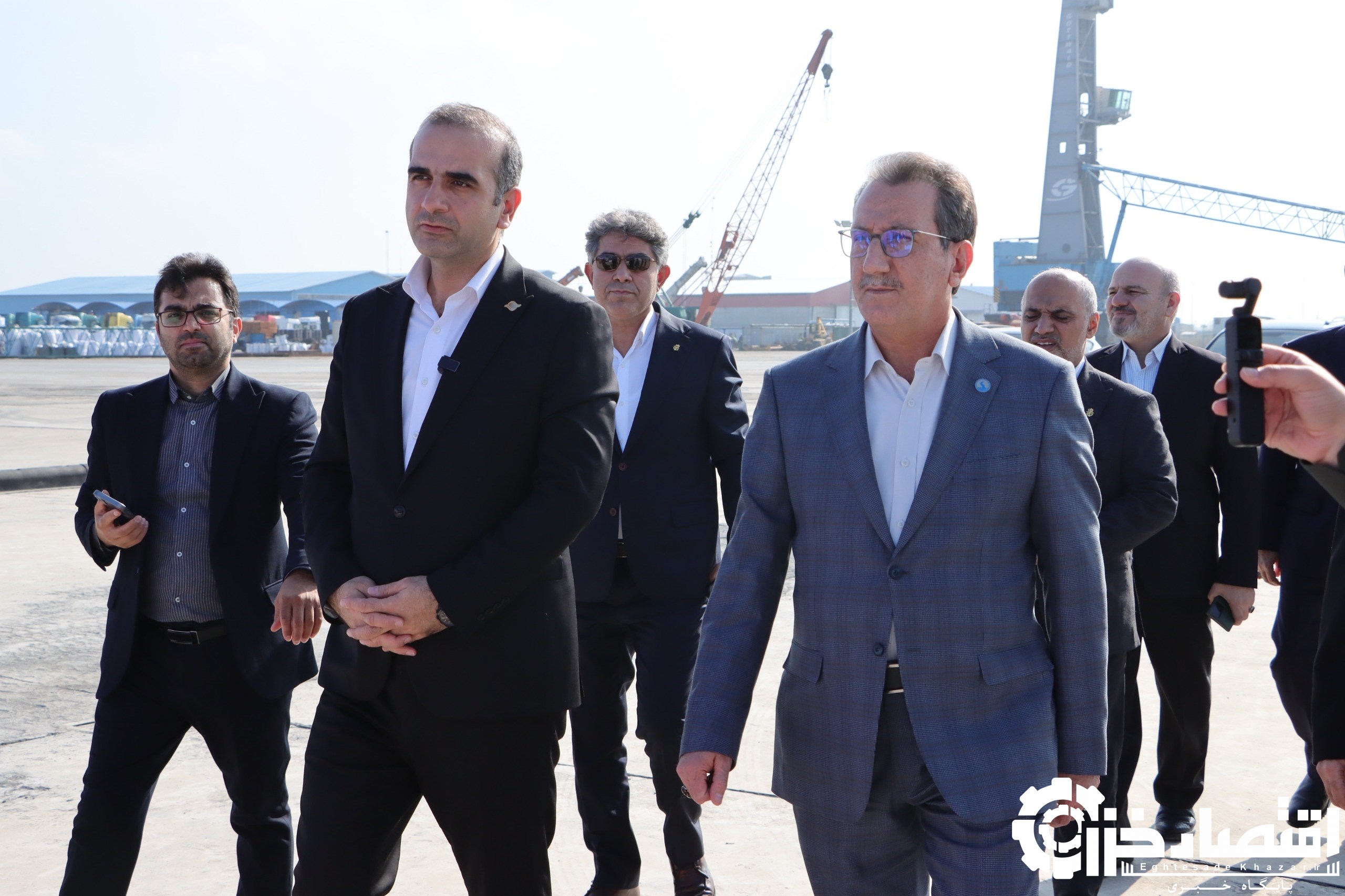 بازدید معاون وزیر راه و شهرسازی از زیرساخت‌های بندری و لجستیکی منطقه آزاد انزلی