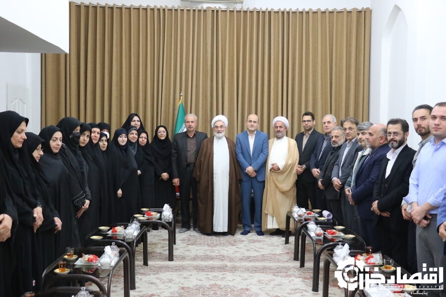 دیدار مدیرکل  و جمعی از کارکنان بهزیستی گیلان با نماینده ولی فقیه در استان و امام جمعه رشت