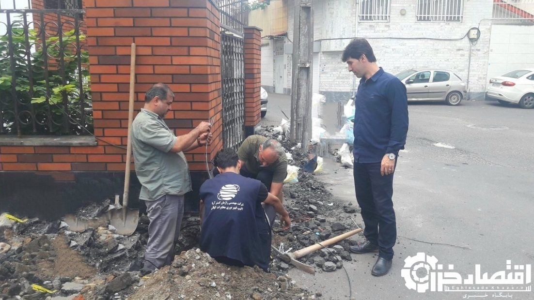 اجرای عملیات فیوژن کابل فیبرنوری در محدوده مرکز شهید روبیاتی (۶) رشت