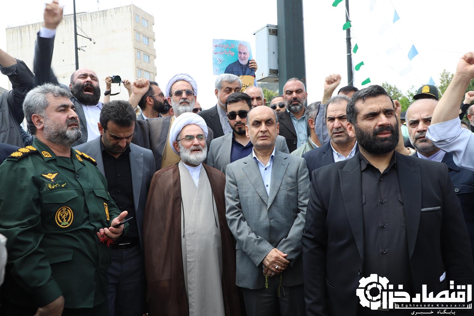 حضور استاندار گیلان در راهپیمایی مردمی اعلام انزجار از حملات رژیم صهیونیستی به خاک ایران