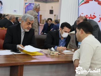 برپایی میز خدمت دستگاه‌های اجرایی در مصلی رشت