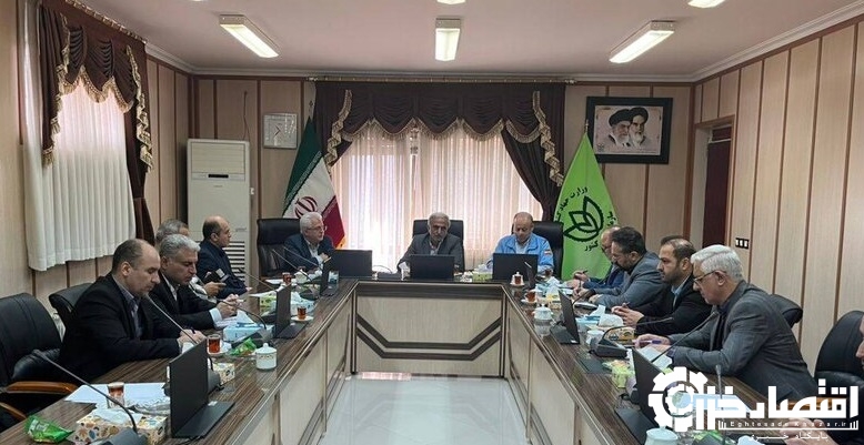 جلسه بررسی راهکارهای حمایت از چایکاران آسیب‌دیده از خشکسالی اخیر در لاهیجان برگزار شد